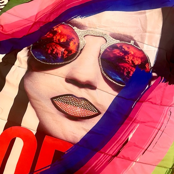 New NWT Winter zippered jacket with hood and embellished woman face size L - Picture 5 of 15